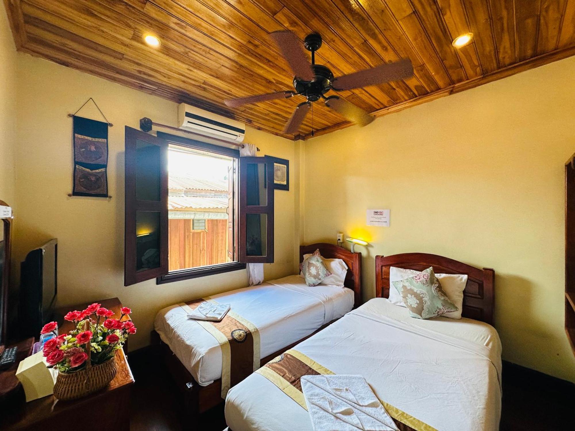 Anisa Mekong Riverside Villa 루앙프라방 외부 사진