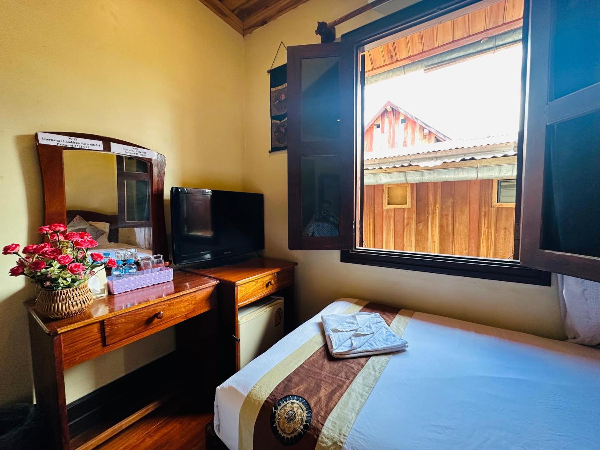 Anisa Mekong Riverside Villa 루앙프라방 외부 사진