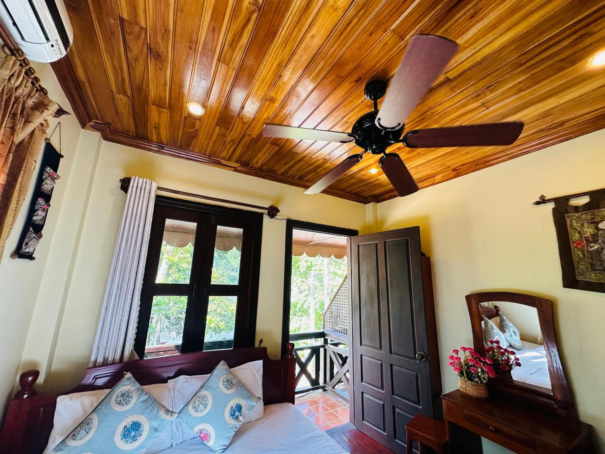 Anisa Mekong Riverside Villa 루앙프라방 외부 사진