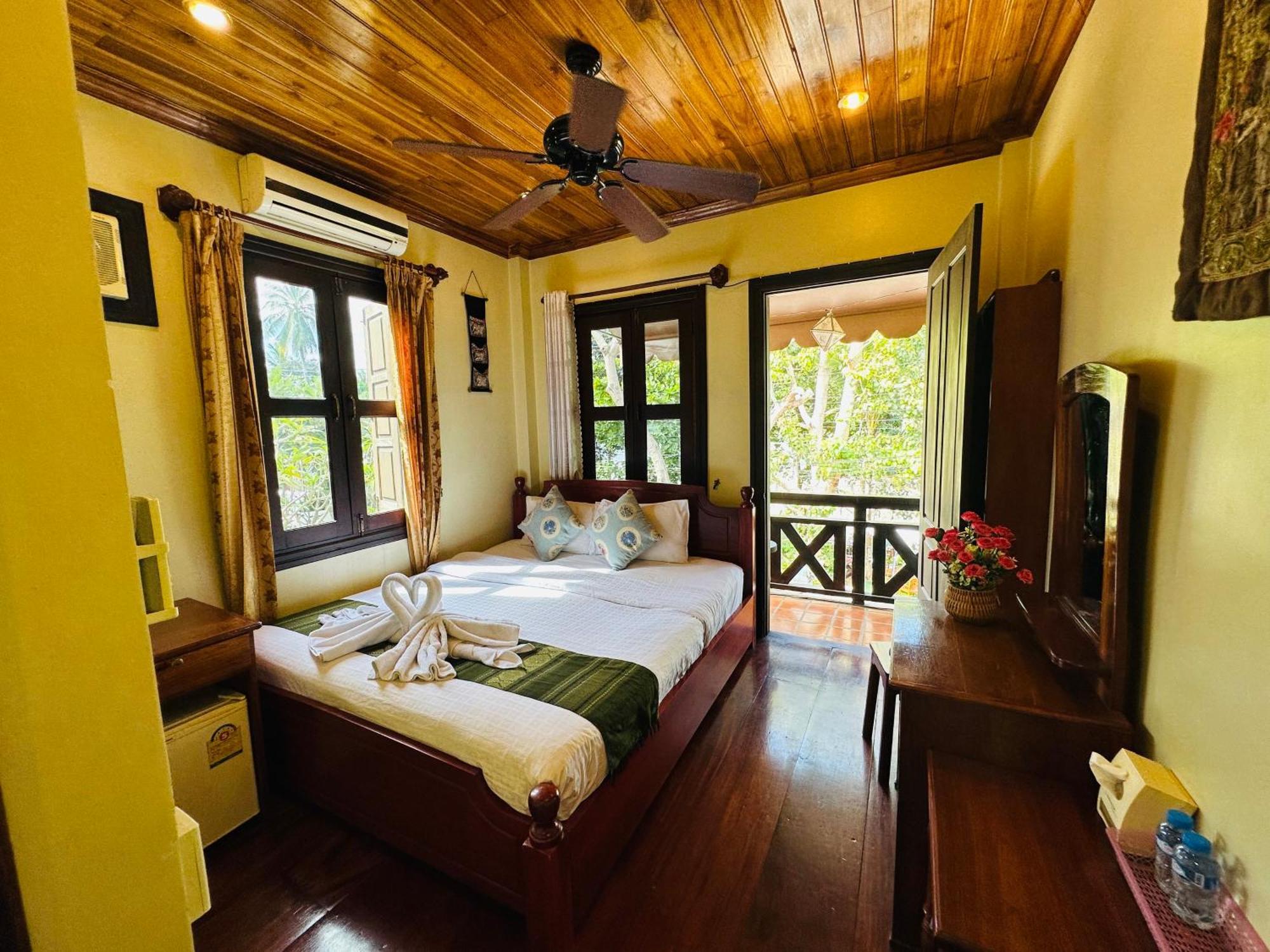 Anisa Mekong Riverside Villa 루앙프라방 외부 사진