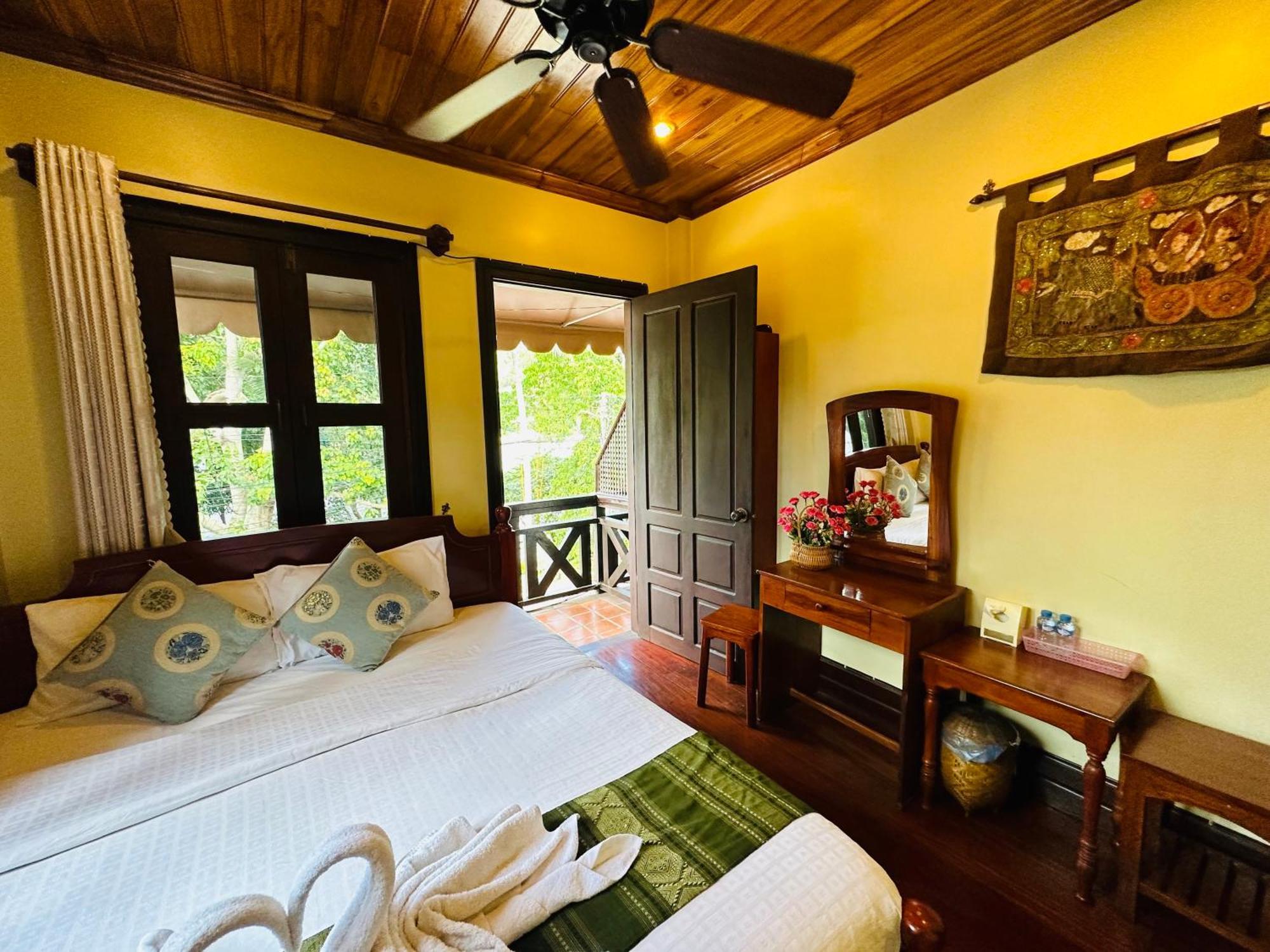 Anisa Mekong Riverside Villa 루앙프라방 외부 사진