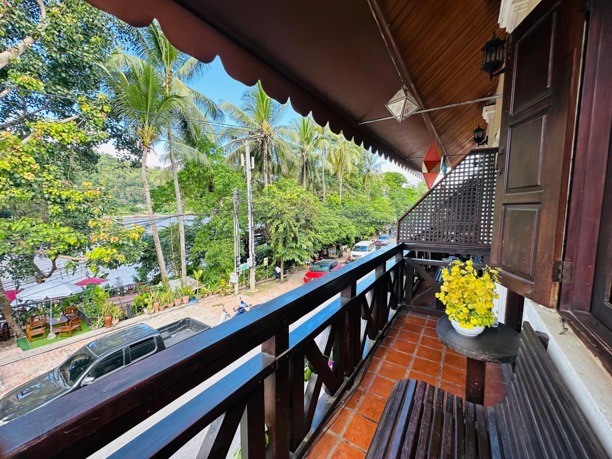 Anisa Mekong Riverside Villa 루앙프라방 외부 사진