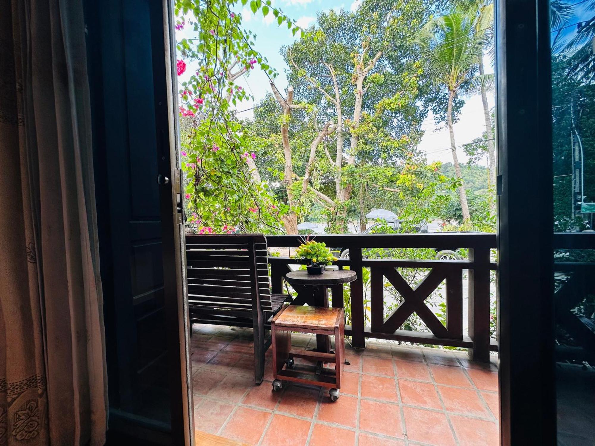 Anisa Mekong Riverside Villa 루앙프라방 외부 사진