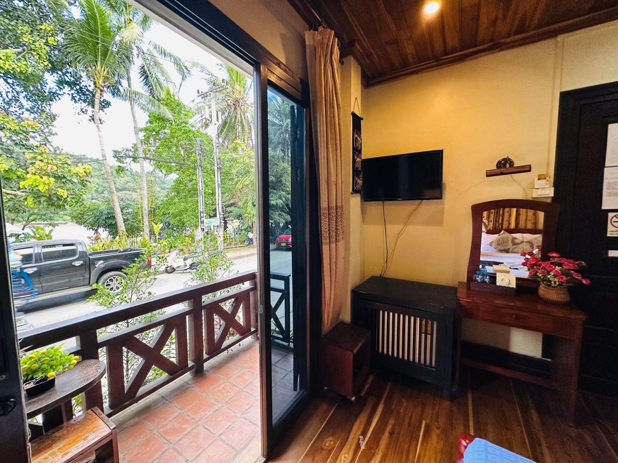 Anisa Mekong Riverside Villa 루앙프라방 외부 사진