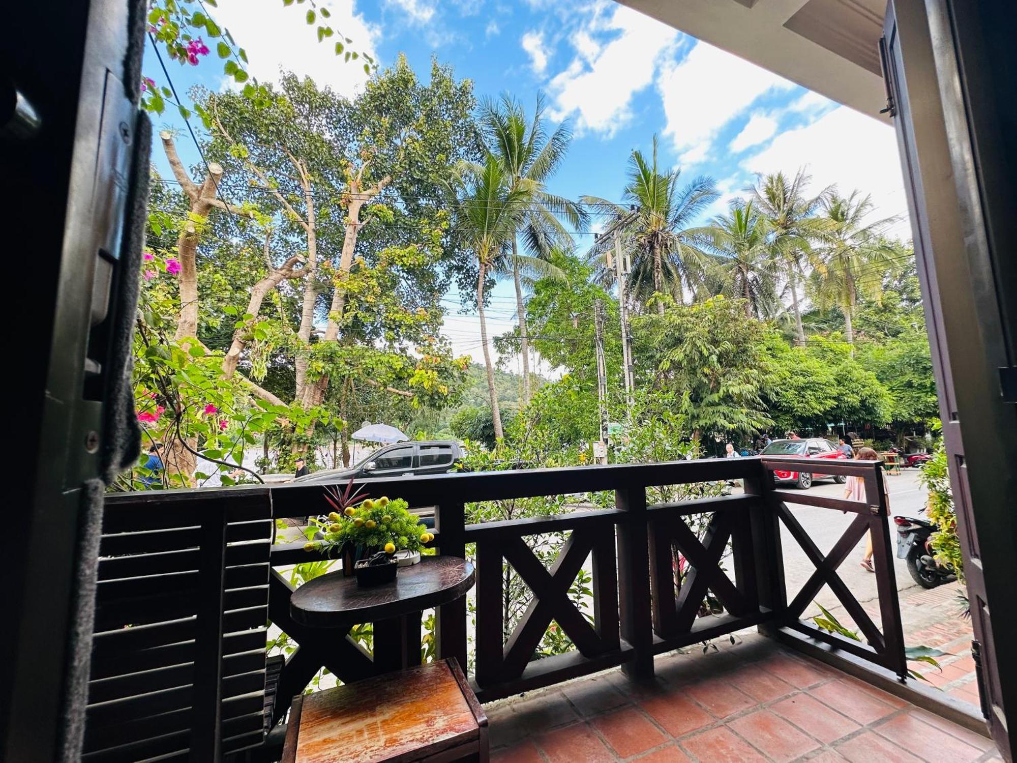 Anisa Mekong Riverside Villa 루앙프라방 외부 사진