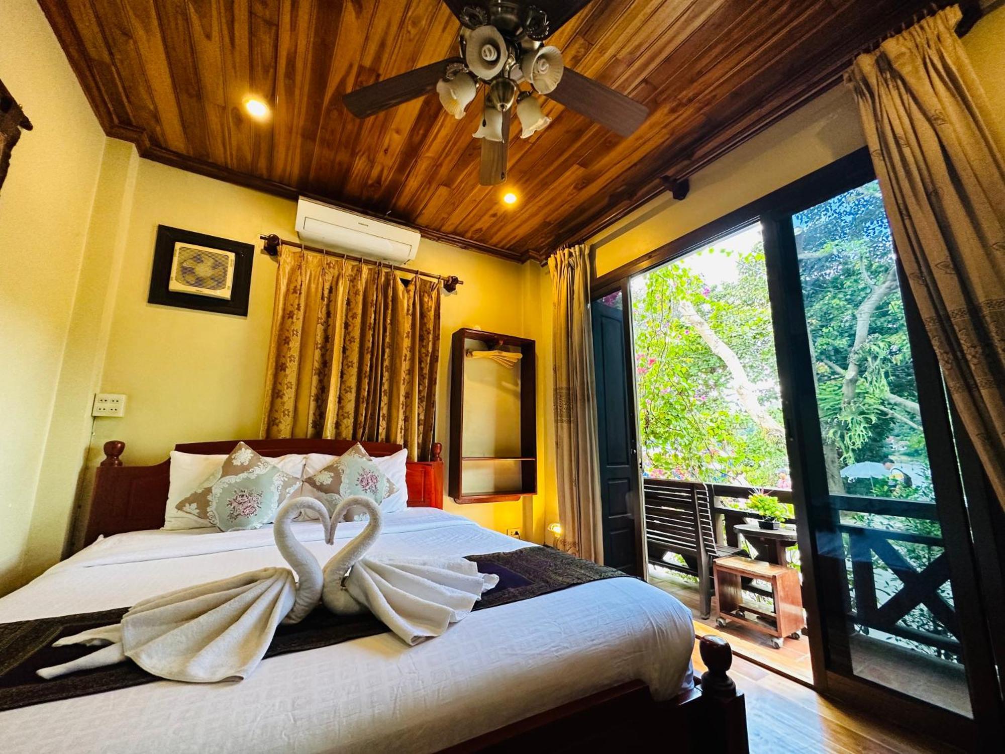 Anisa Mekong Riverside Villa 루앙프라방 외부 사진